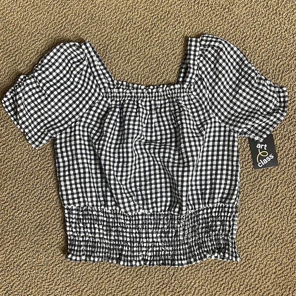 Art Class crop top. Black and white. Size large. New! See pictures!
